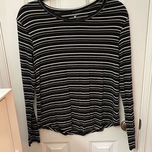 Black and white striped long sleeve tee
